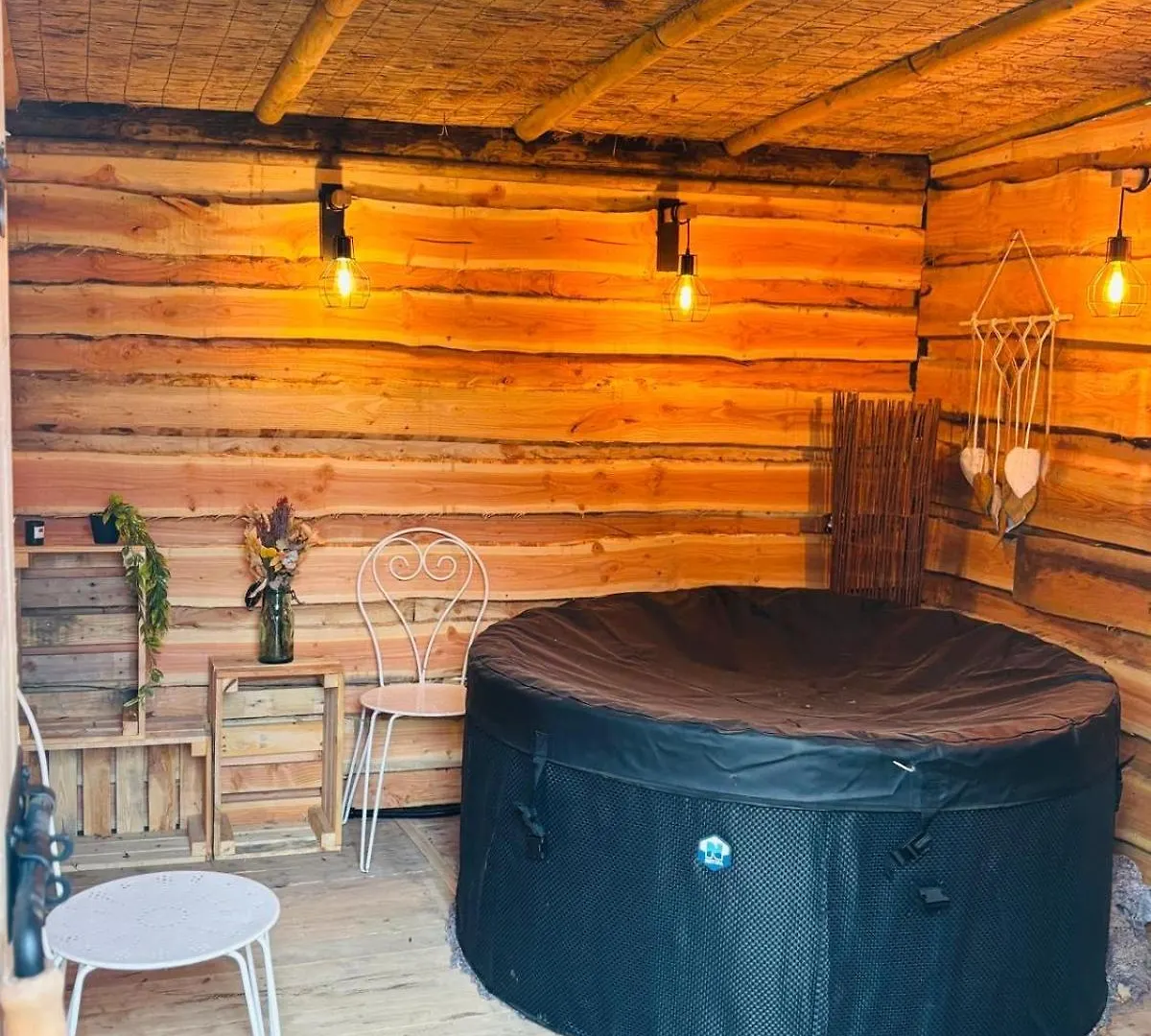 Pansiyon Echappee Mistral - Detente Jacuzzi Prive & Brasero Eyragues